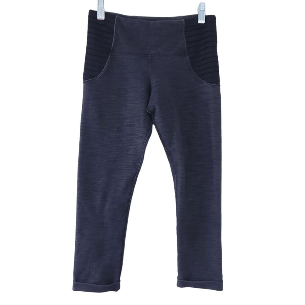 Lululemon Crop Capri Pants Size 4 Dark Gray, Side Hip Detail Yoga Pants